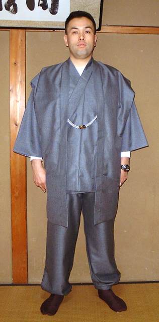 新しい和装としての作務衣、着物と同格に着こなして