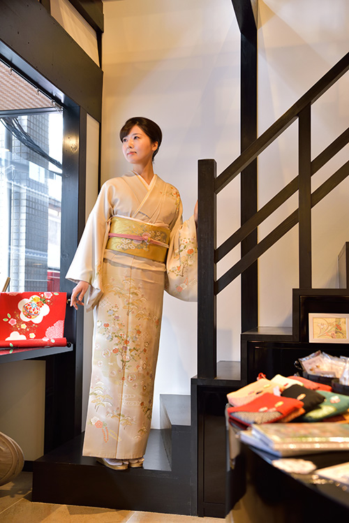 木造 芸妓裾引き 太鼓帯 帯枕 | irai.co.id